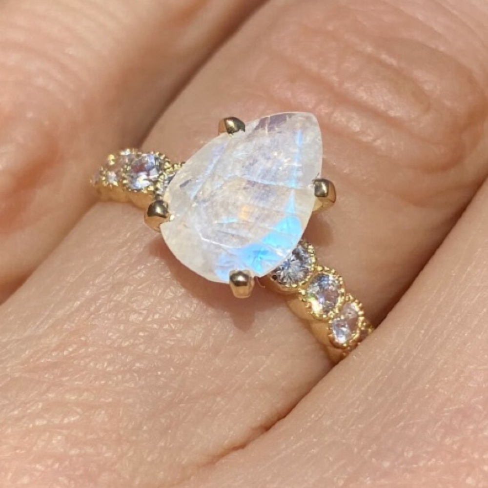 14k Gold Rainbow Moonstone Ring Size 4 3/4